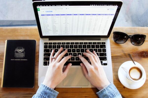 Smart working e digital divide, sfide del futuro dei lavoratori Smart working e digital divide, sfide del futuro dei lavoratori