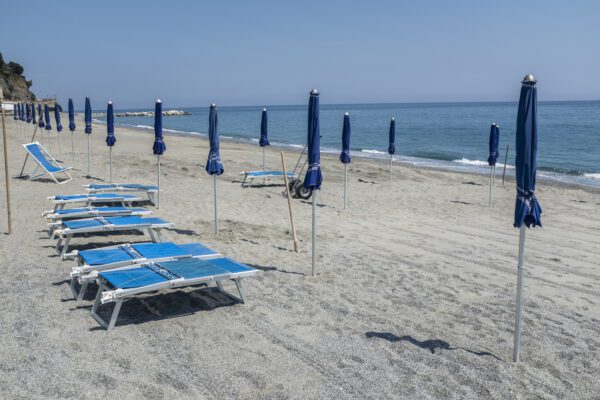 Un italiano su due non andrà in ferie, in 7 milioni a casa per la paura del Coronavirus