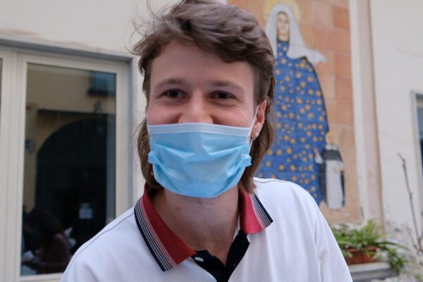 La quarantena solidale di Vincent, lo studente Erasmus: “A Napoli il vero contagio è la solidarietà”