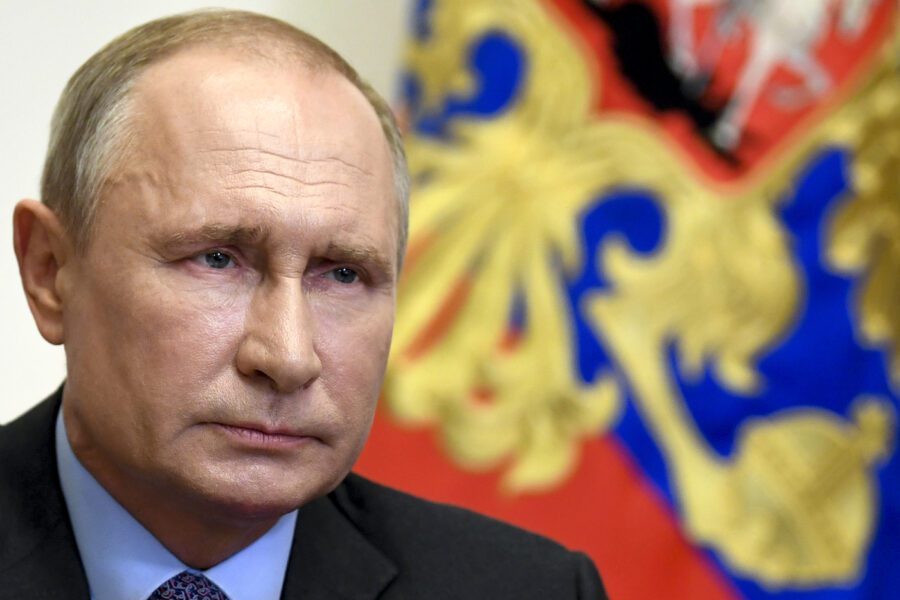 Russia, Putin in crisi: bluff dello zar su prestiti e imprese