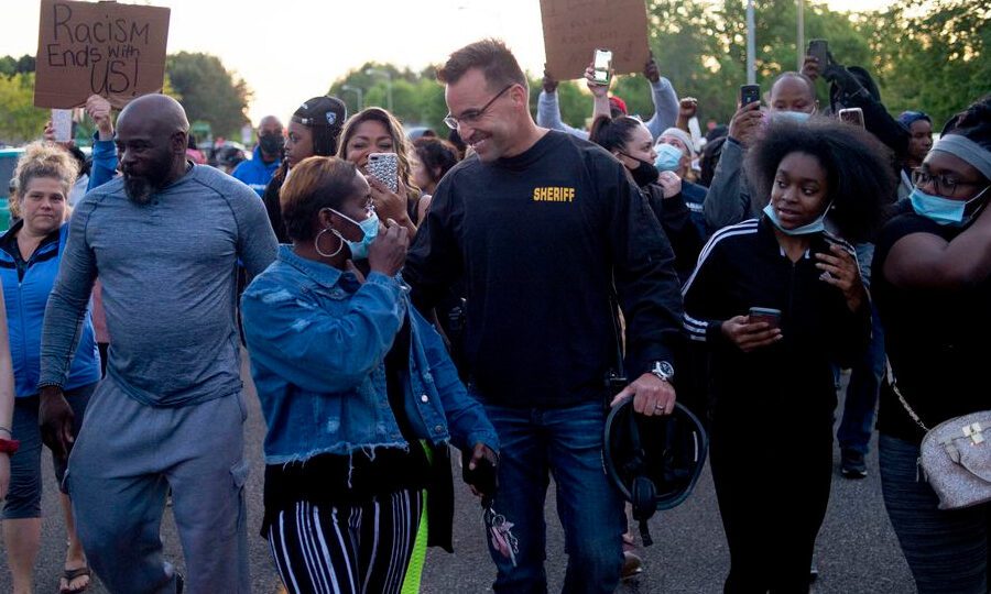 Chris Swanson batte Trump (ma anche Biden)