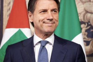 Conte tra piano di rilancio e futuro politico: “Folle pensare a un mio partito”