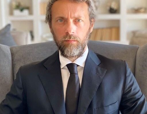 Nasce a Napoli il progetto per il rilancio nazionale. Di Monda: “Vogliamo professionisti al servizio della politica”