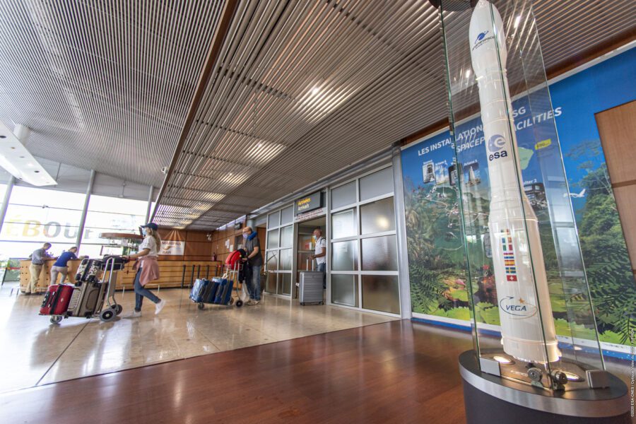 Foto ESA-CNES/LaPresse12 Maggio 2020 Matoury, Guyana franceseCronaca L’arrivo del volo Alitalia all’aeroporto di Caienna-Félix ÉbouéPhoto ESA-CNES/LaPresseMay 12, 2020 Matoury, Guyana franceseNewsAVIO Staff arriving in Caienna-Félix Éboué airport