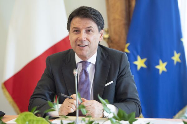 Il messaggio di Conte agli italiani: “Affrontato 2020 difficilissimo, nuovo anno sarà del riscatto”