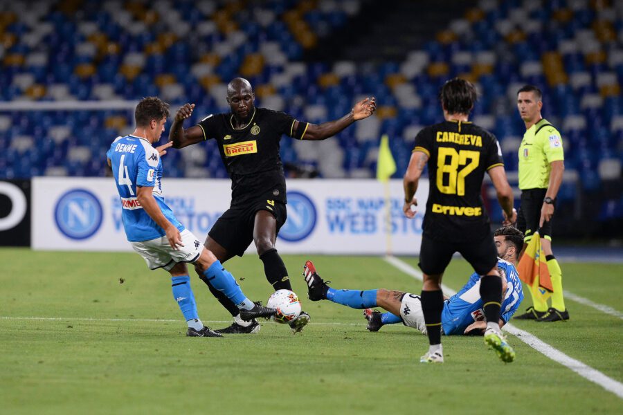 Foto Cafaro/LaPresse 
13 Giugno 2020 Napoli, Italia 
sport calcio 
Napoli vs Inter – Coppa Italia 2019/2020, semifinale di ritorno – stadio San Paolo. 
Nella foto:  Romelu Lukaku (F.C. Internazionale Milano), Diego Demme (SSC Napoli).

Photo Cafaro/LaPresse 
June 13, 2020 Naples, Italy 
sport soccer 
Napoli vs Inter – Italian Cup, Semi-Final Second Leg – San Paolo stadium. 
In the pic: Romelu Lukaku (F.C. Internazionale Milano), Diego Demme (SSC Napoli).