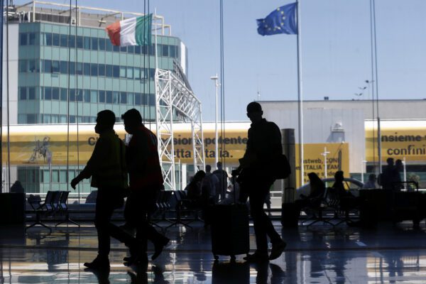 Troppi casi di Coronavirus dal Bangladesh, Speranza firma lo sospensione dei voli