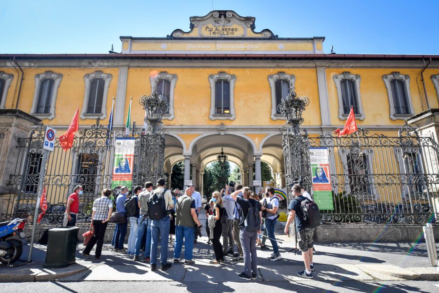 Pio Albergo Trivulzio, per gli anziani morti di Covid ci riprova il gip: bocciata l’archiviazione dell’inchiesta