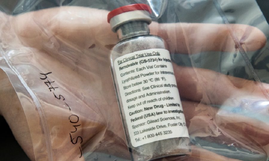 Remdesivir primo farmaco approvato in Europa contro il Covid: via libera dall’Ema