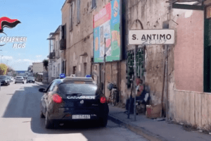 Camorra, blitz contro tre clan e 59 arresti: rapporti con politica e imprenditori Camorra, blitz contro tre clan e 59 arresti: rapporti con politica e imprenditori