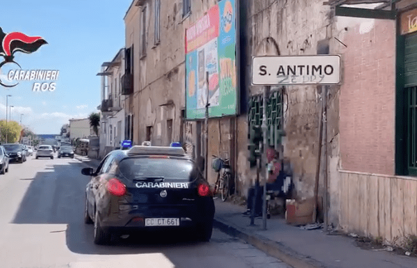 Camorra, blitz contro tre clan e 59 arresti: rapporti con politica e imprenditori