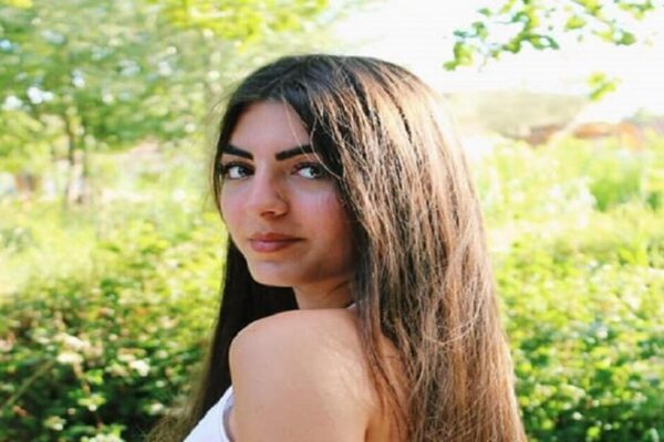 Muore in un incidente stradale, Stella ottiene diploma di maturità grazie ai suoi compagni di classe