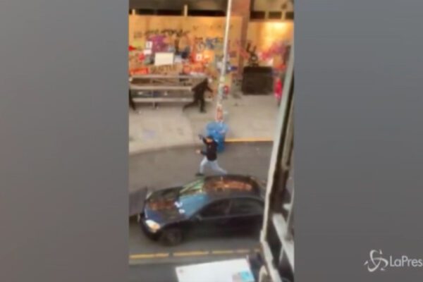 Sparatoria a Seattle: automobilista spara su manifestanti
