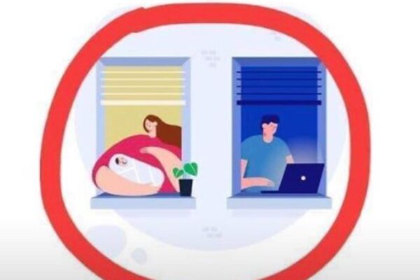 App Immuni nella bufera per immagine sessista: lei col bimbo, lui al pc, poi arriva il dietrofront