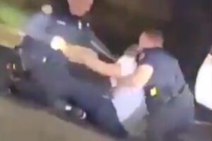 Afroamericano ucciso dalla polizia ad Atlanta, licenziato l’agente che ha sparato