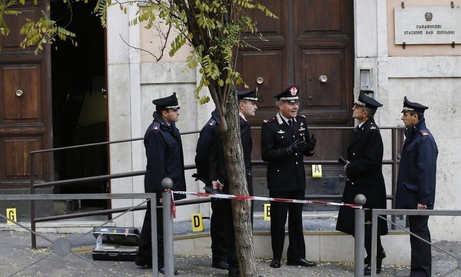 Attentati anarchici, smantellata una cellula con base in un centro sociale di Roma: sette arresti