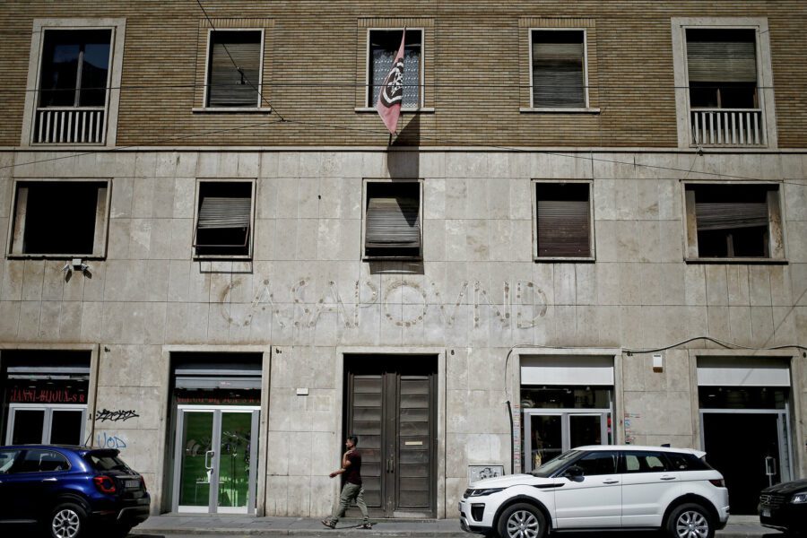 Giorgia rivendica il blitz al Leoncavallo, ma stavolta niente cuoricini: “Quando sgomberi la sede di Casapound?”