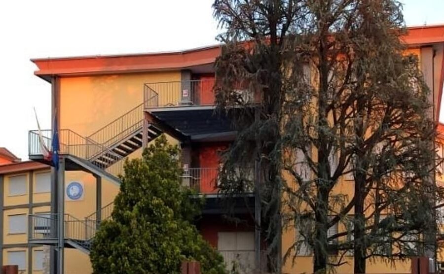 Maturità a mano armata, studente minaccia i prof con una pistola: “Promuovetemi”