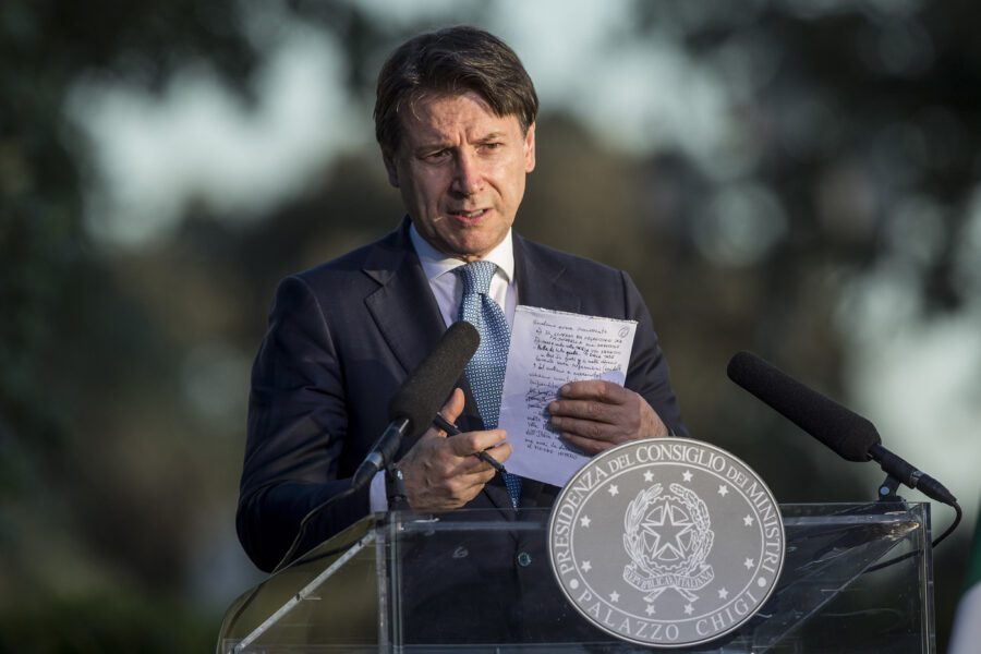 Conte chiude gli Stati generali: “Ora un piano per reinventare l’Italia, valutiamo se abbassare l’Iva”