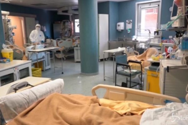 Covid, 321 nuovi contagiati: i 3/4 in Lombardia