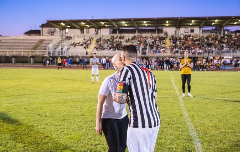 “Chiara mi vuoi sposare?”. Malata terminale accetta ma dopo due giorni muore