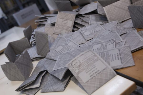 Elezioni a settembre sono violazione diritti politici dei cittadini