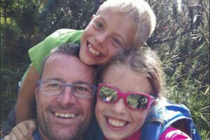 “Elena uccisa a mani nude dal papà”, l’autopsia sul duplice omicidio dei gemellini