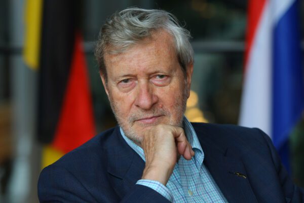 Intervista a Gianni Vattimo: “La società non è libera, il lockdown ha esaltato le diseguaglianze”