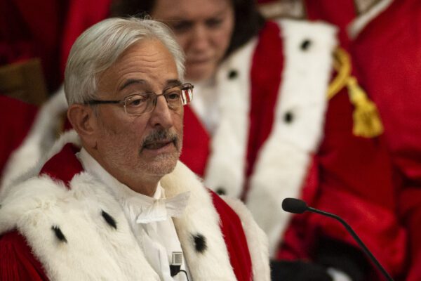 Magistratopoli, ecco i capri espiatori di Salvi: 10 espulsi (tra cui Palamara) per ripartire