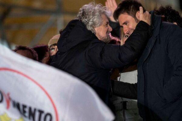 Terremoto nel Movimento 5 Stelle: dopo lo scontro Dibba-Grillo e i soldi in nero, scissione all’orizzonte