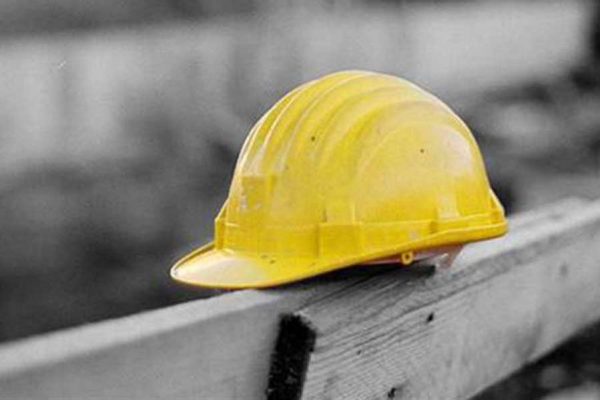 Ostia, cade dall’impalcatura: morto operaio di 59 anni