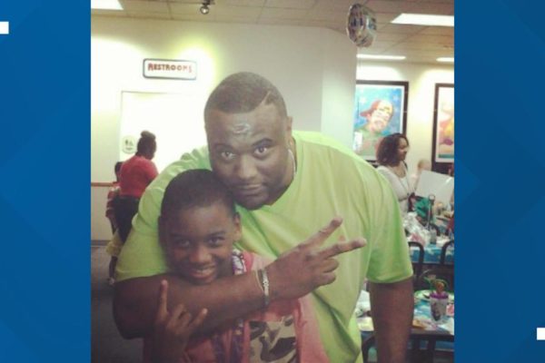 “Non riesco a respirare, sono cardiopatico”, afroamericano ucciso durante fermo: nuovo video dal Texas