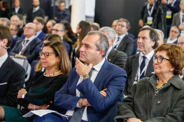 De Magistris allo sbando, perde anche le sfide più congeniali: quelle giudiziarie