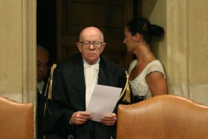 Bugie e illegalità, tutte le omissioni del giudice Esposito