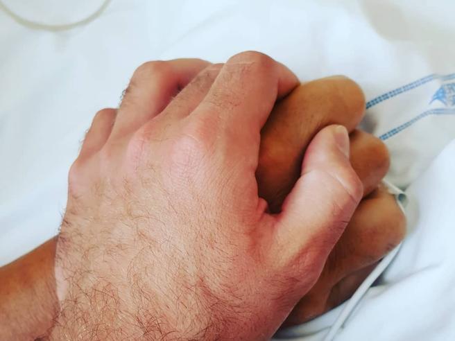 “Io questa mano non la lascio”, il commovente messaggio di Niccolò Zanardi al padre Alex