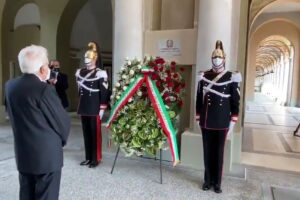 Festa della Repubblica, Mattarella a Codogno accolto dagli applausi: “Da qui riparte l’Italia del coraggio”
