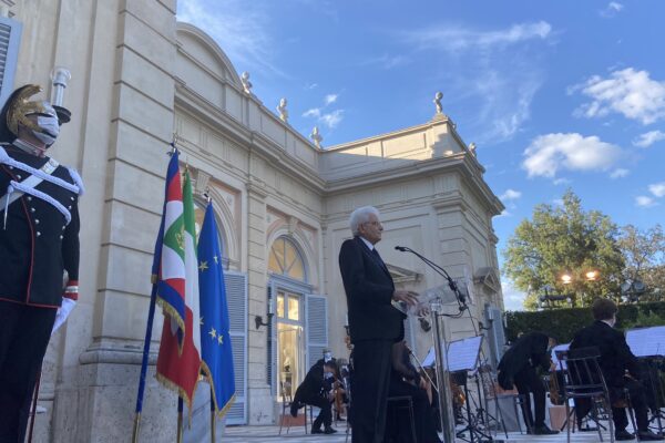Festa della Repubblica, Mattarella: “Il 2 giugno sia emblema della nostra ripartenza”