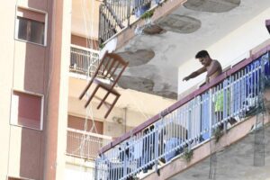 Coronavirus, ministero della Salute ‘inchioda’ De Luca: 24 casi in Campania, zona rossa prorogata a Mondragone