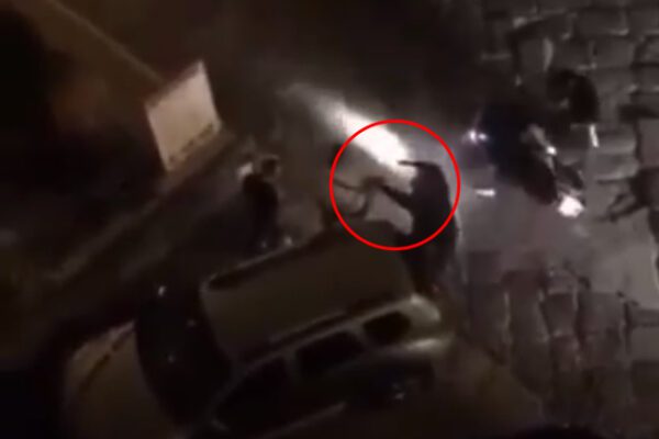 Pistole in pugno rubano motorino durante i festeggiamenti per la Coppa Italia