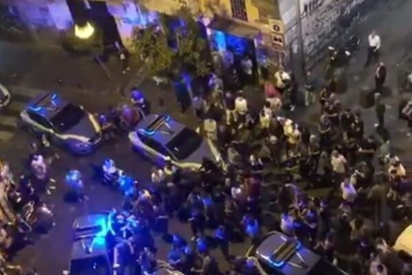 Il sindaco appicca il fuoco ma il piano per Napoli fa acqua da tutte le parti