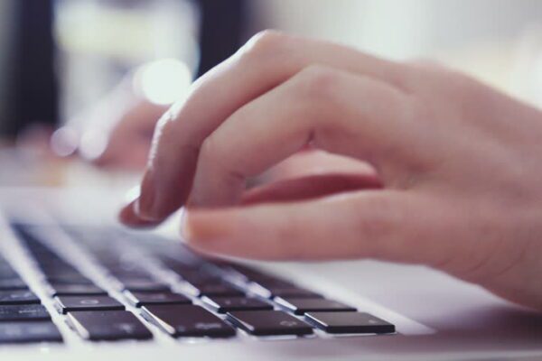 Bonus da 500 euro per le famiglie italiane: sconti per tablet, pc e internet