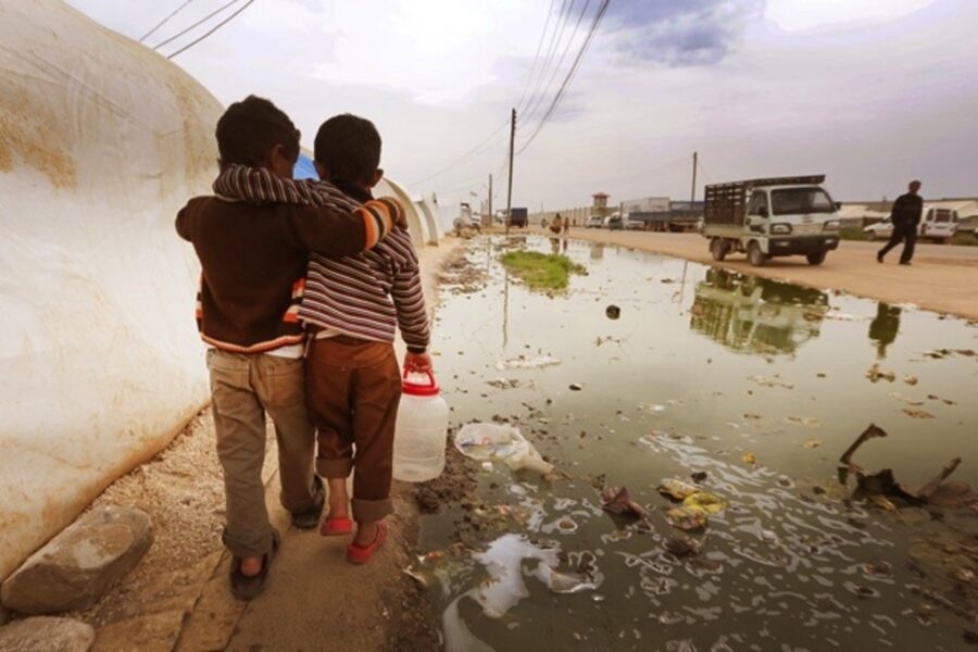 Prima i profughi, basta leggi per respingerli bisogna organizzarsi per accoglierli
