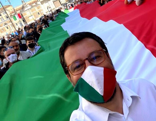 Salvini e il 2 giugno, quando per il leader leghista non c’era “un ca**o da festeggiare”