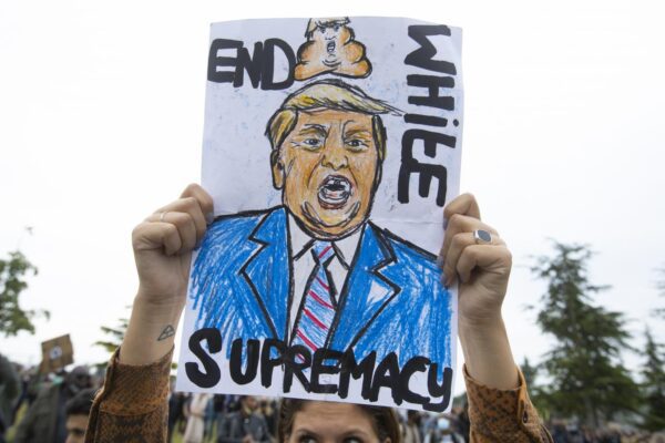 Black Lives Matters: Trump non perde consensi. Rivolte in tutto il mondo in favore degli afroamericani