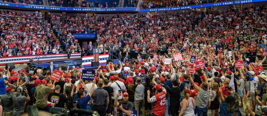 Beffa per Trump, dietro il flop del comizio di Tulsa gli adolescenti di TikTok