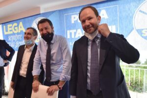 Si scrive Lega si legge “la peggio Dc”, Salvini in Campania fa rivivere la prima Repubblica