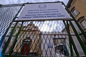 Accusato di maltrattamenti in famiglia, detenuto tenta il suicidio in Tribunale