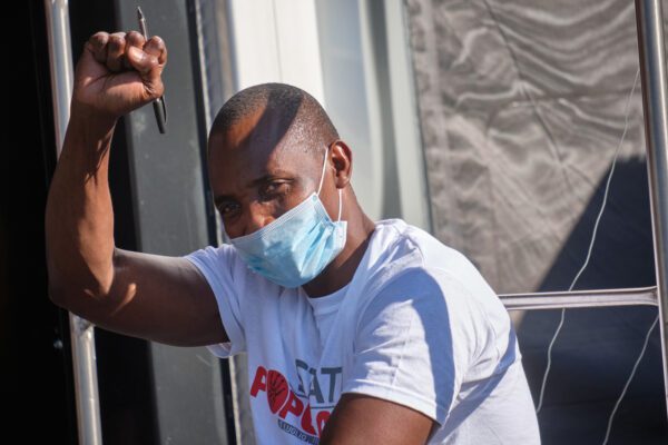 “Ci vediamo in tribunale”. Aboubakar Soumahoro querela Salvini per il video degli Stati Generali ‘silenziato’ con i bonghi