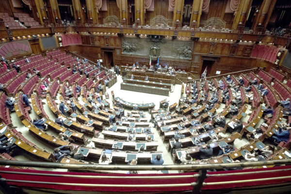 Abbiamo il Parlamento più scadente della storia, e se vince il Sì sarà peggio