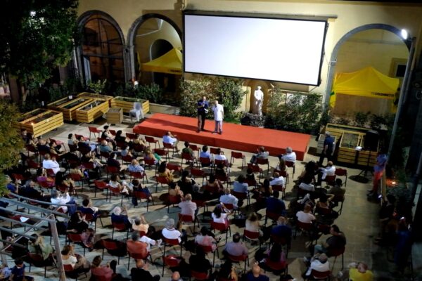 Estate a Corte al Foqus, il grande cinema all’aperto nei Quartieri Spagnoli